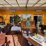 Hotel Flair Reuner 3*