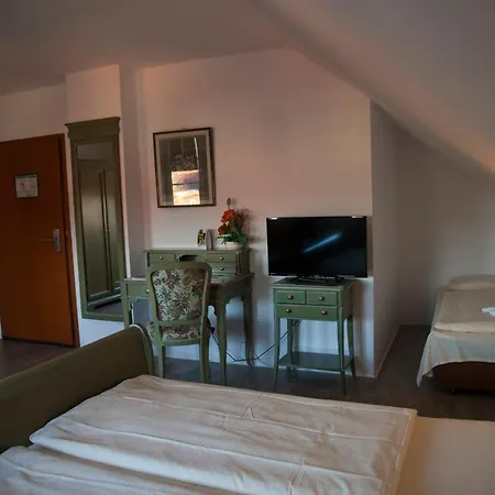 鲁内弗莱尔酒店