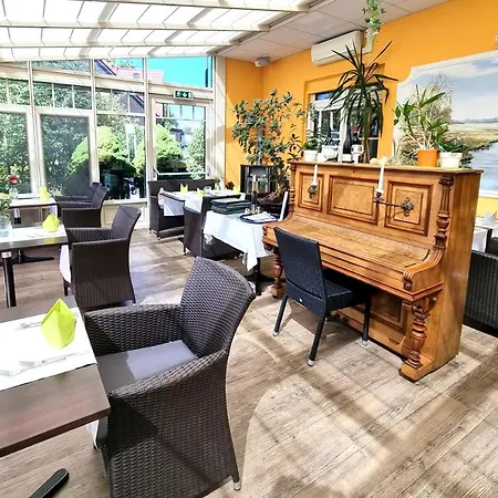 鲁内弗莱尔酒店 酒店