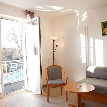 鲁内弗莱尔酒店 3* 佐森